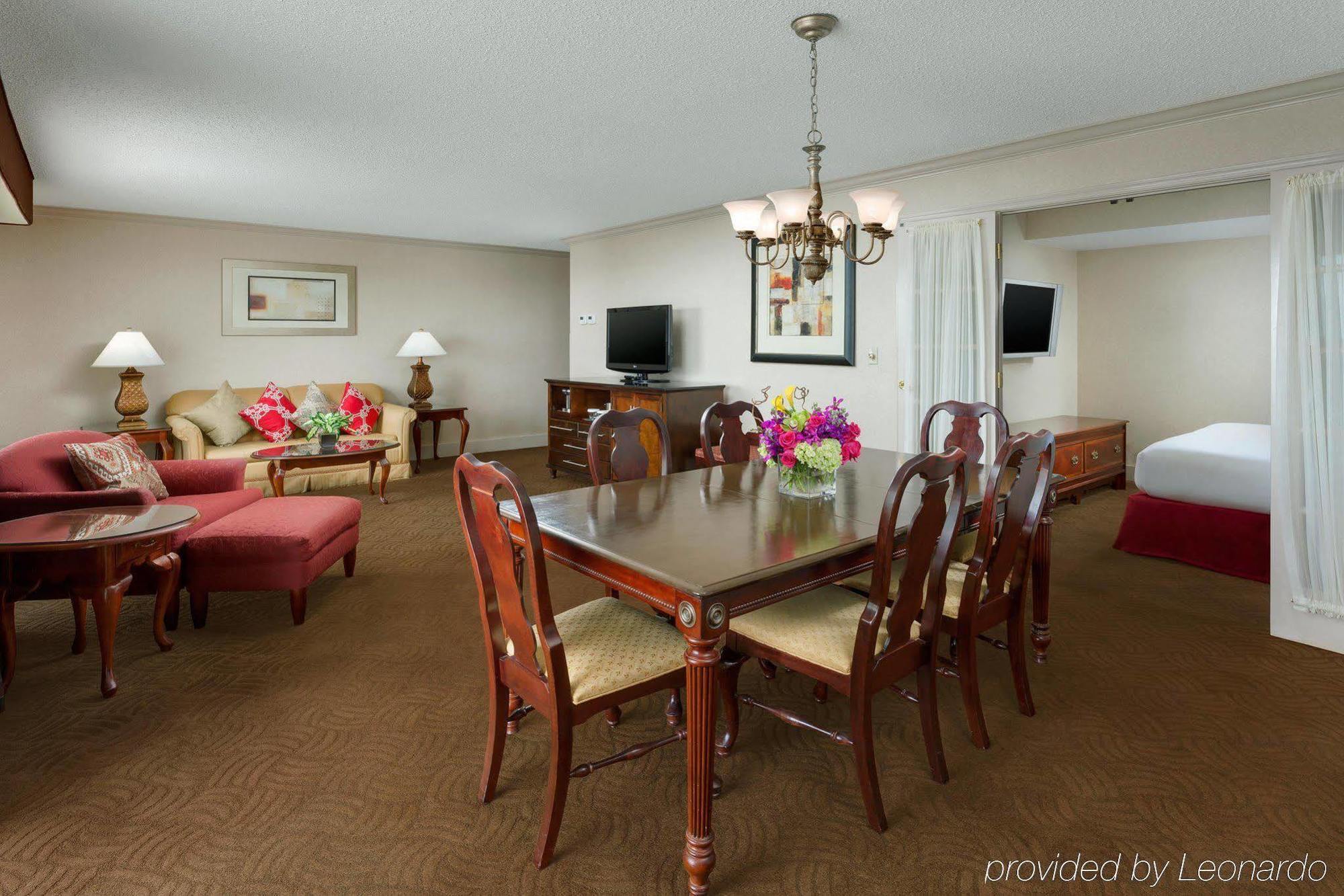 Doubletree By Hilton Washington Dc North/Гейтерсберг Экстерьер фото
