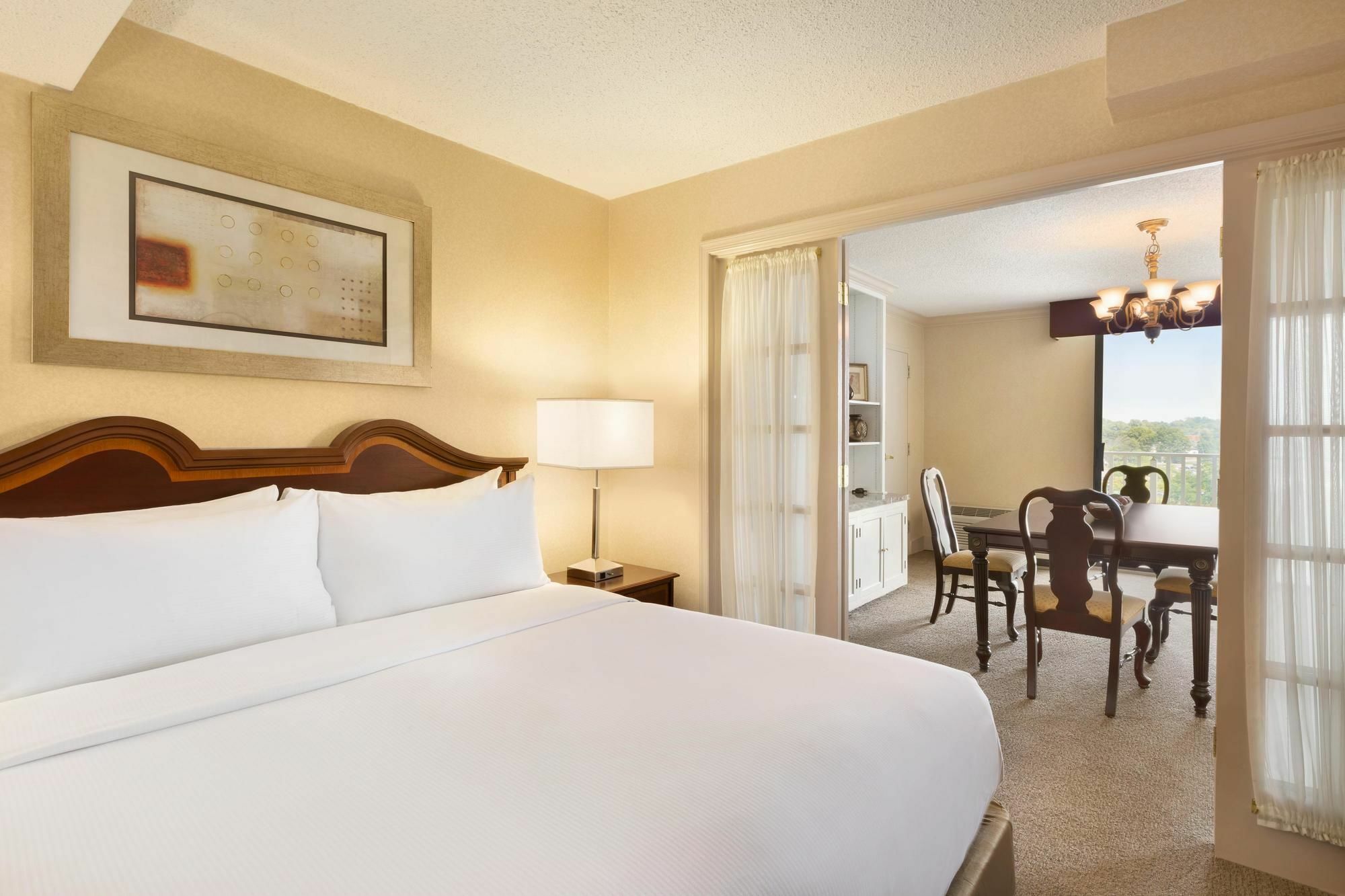 Doubletree By Hilton Washington Dc North/Гейтерсберг Экстерьер фото